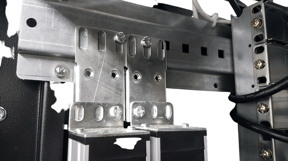 Вертикальный блок розеток Rem-16 с авт. 16А, 25 Schuko, 16A, алюм., 42-48U, шнур 3 м.