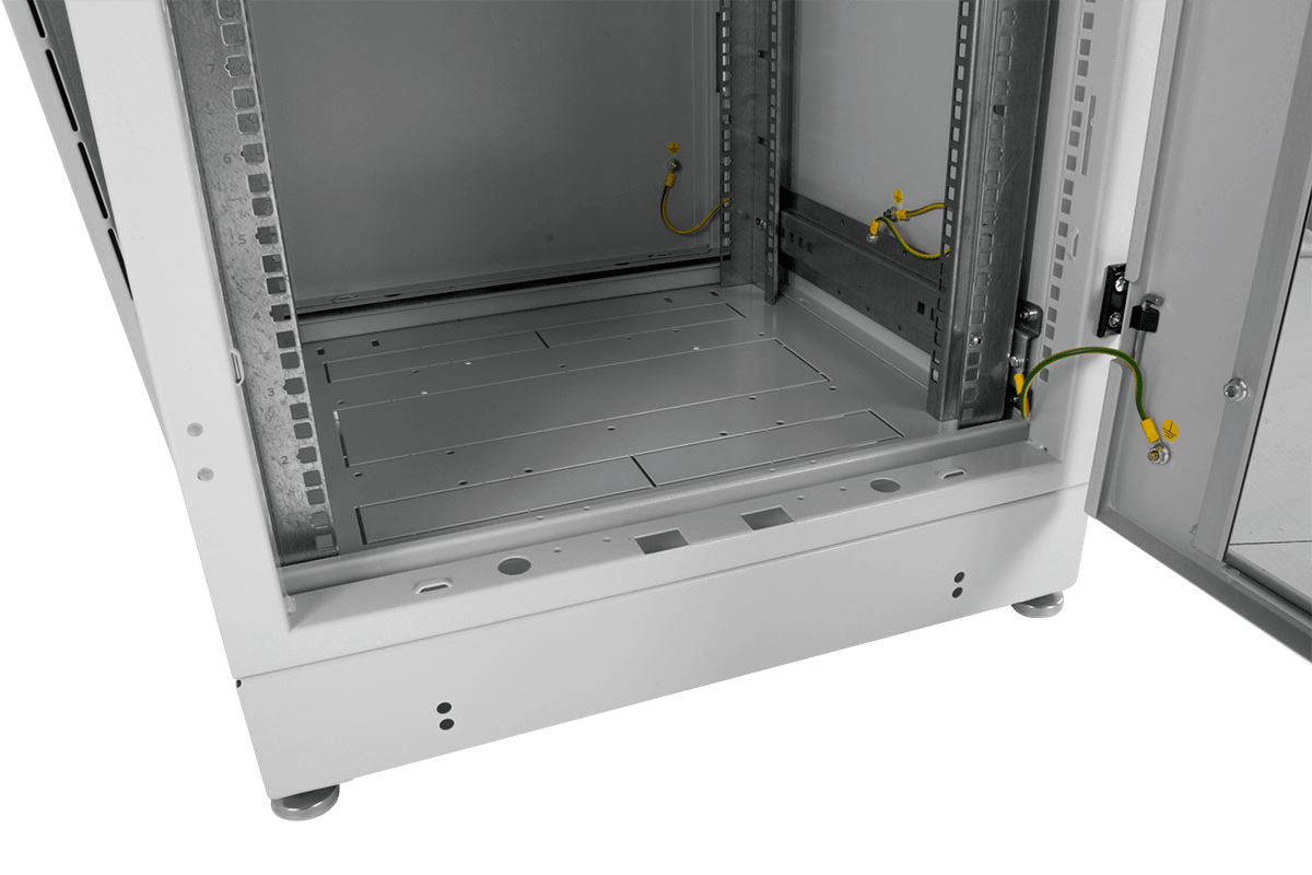 Шкаф телекоммуникационный напольный 18U (600 × 800) дверь перфорированная