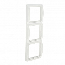 Лондон Рамка 3-местная вертикальная белая EKF