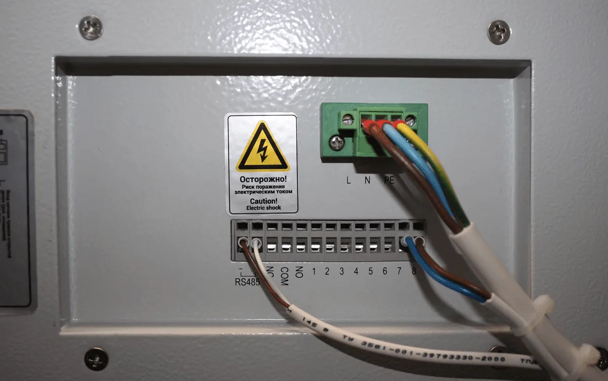 Шкаф всепогодный напольный 30U (Ш1000 × Г600), комплектация ТК с контроллером MC3 и датчиками