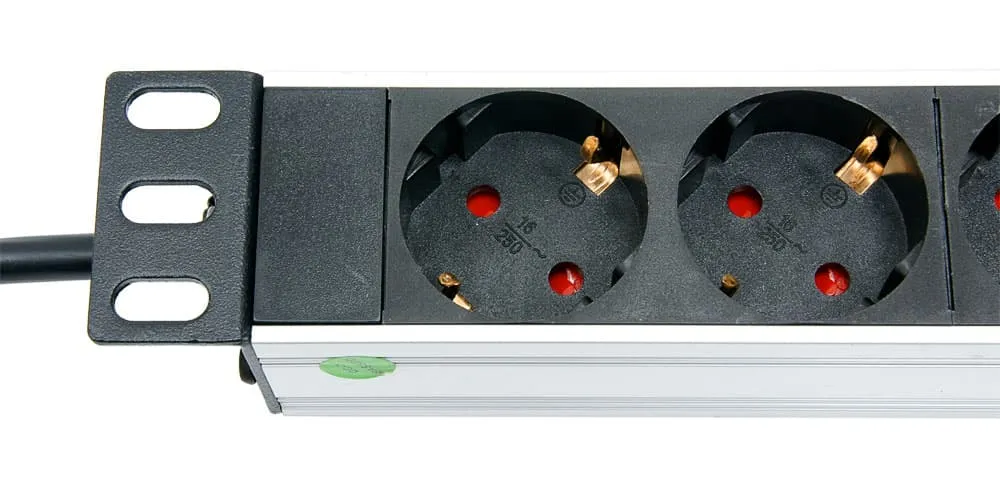 Cabeus PDU-4P-2IEC Блок силовых розеток