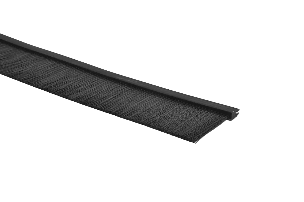 Щеточный ввод для шкафов универсальный, высота ворса 75 мм, длина 1м