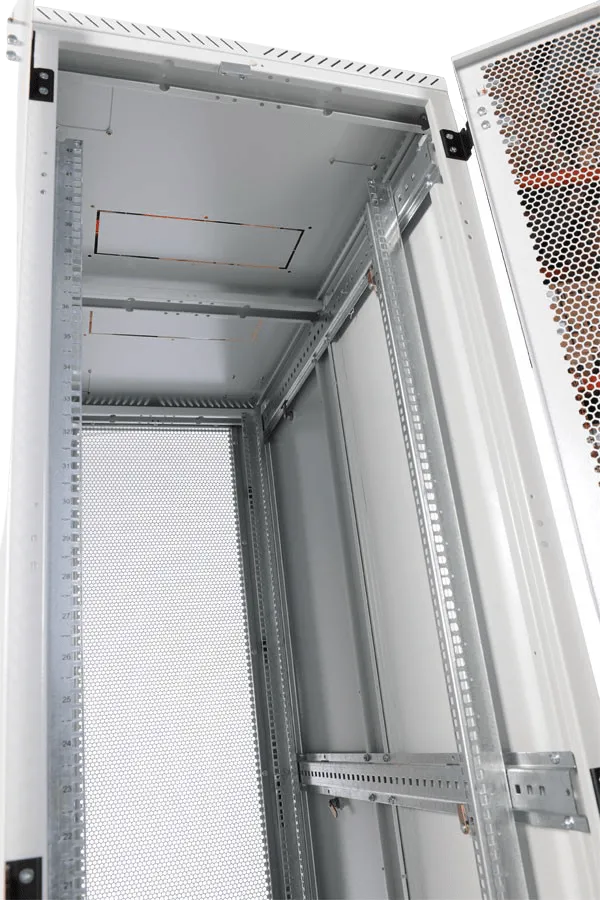 Шкаф серверный напольный 45U (600 × 1000) дверь перфорированная, задние двойные перфорированные