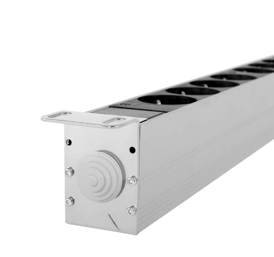 Вертикальный блок розеток Rem-16 с авт. 16А, 10 Schuko, 10 IEC 60320 C19, 16A, алюм.,33-48U,колодка Вертикальный блок розеток Rem-16 с авт. 16А, 10 Schuko, 10 IEC 60320 C19, 16A, алюм.,33-48U,колодка