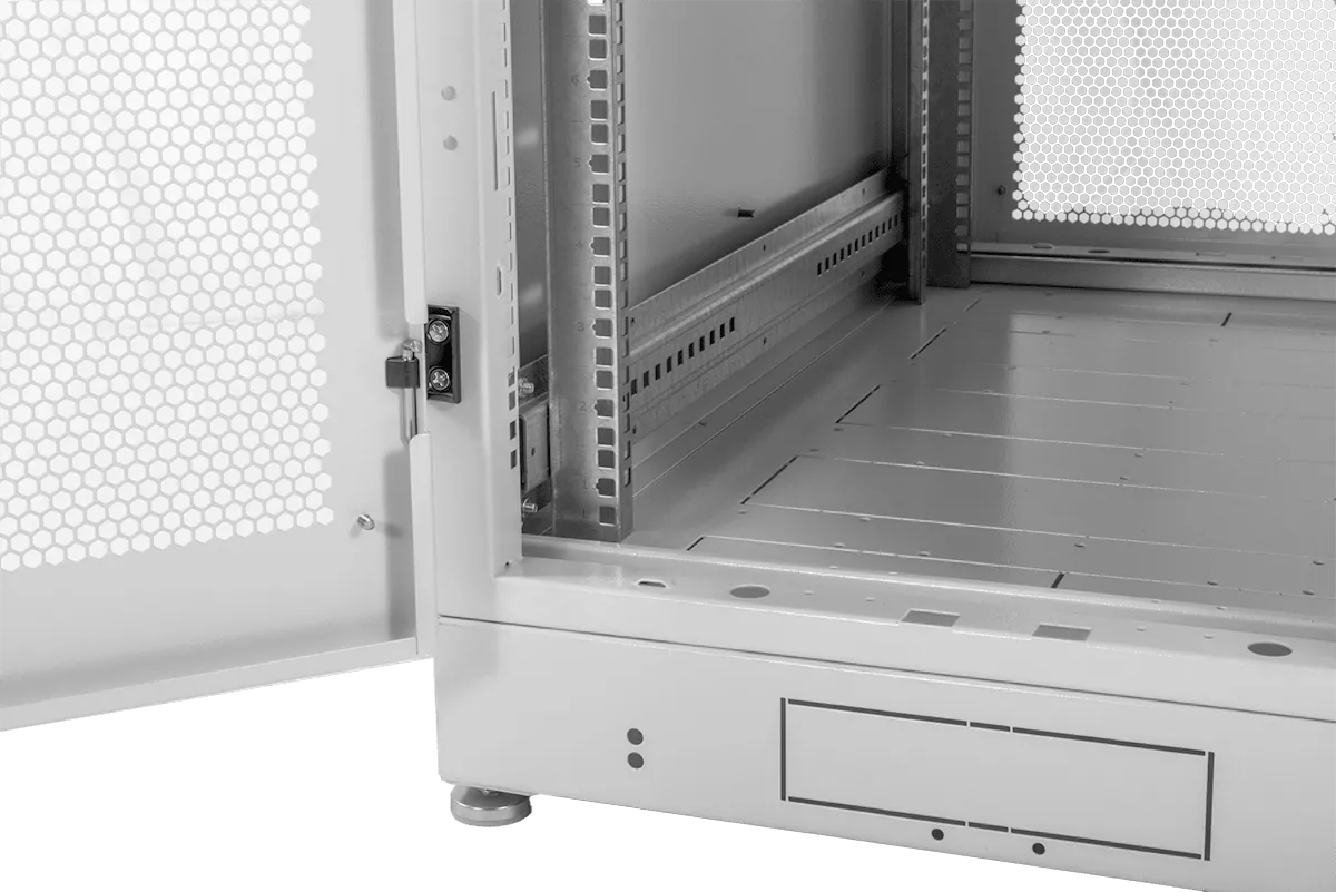 Шкаф серверный напольный 48U (600 × 1000) дверь перфорированная 2 шт.