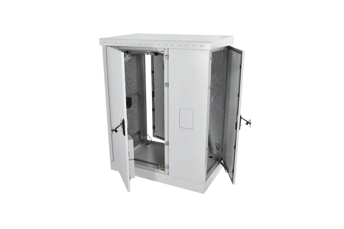 Шкаф уличный всепогодный напольный 12U (Ш1000 × Г600) с электроотсеком, три двери