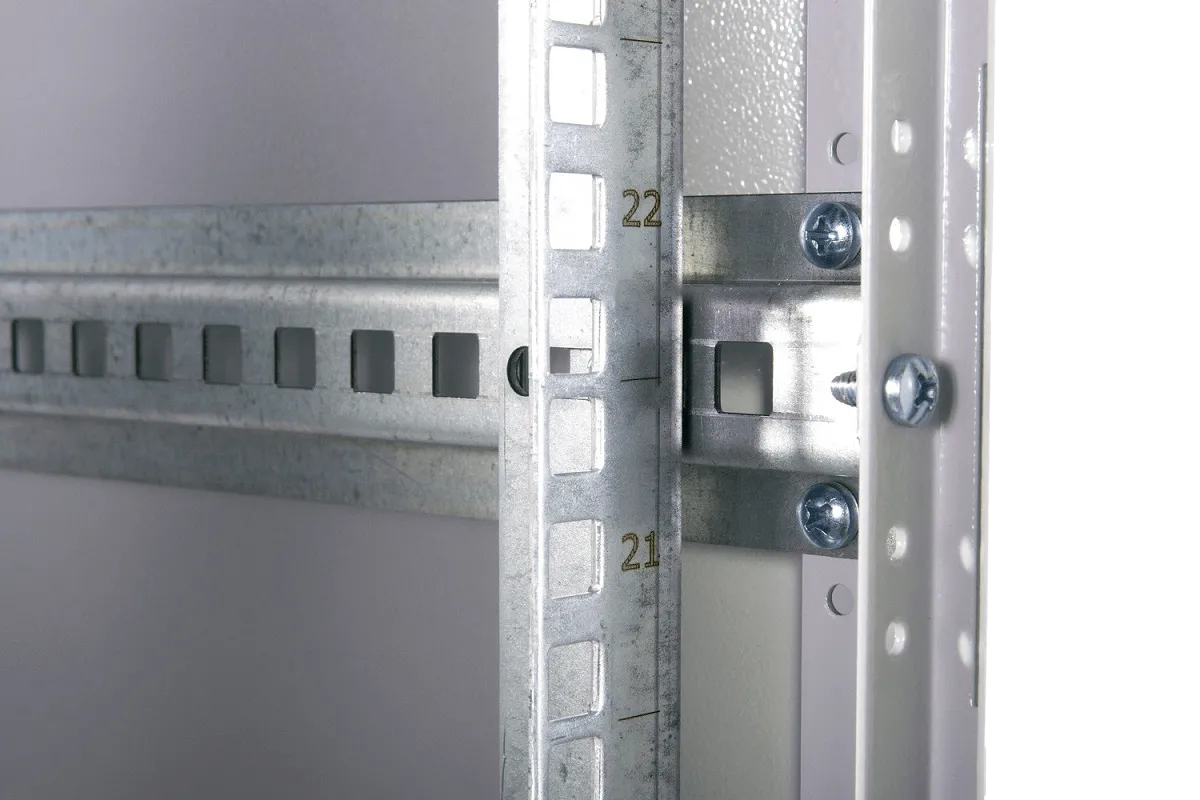 Шкаф телекоммуникационный напольный ЭКОНОМ 18U (600 × 800) дверь стекло, дверь металл