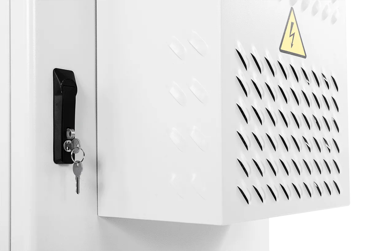 Шкаф уличный всепогодный настенный укомплектованный 18U (Ш600 × Г500), комплектация ТК-IP54/55