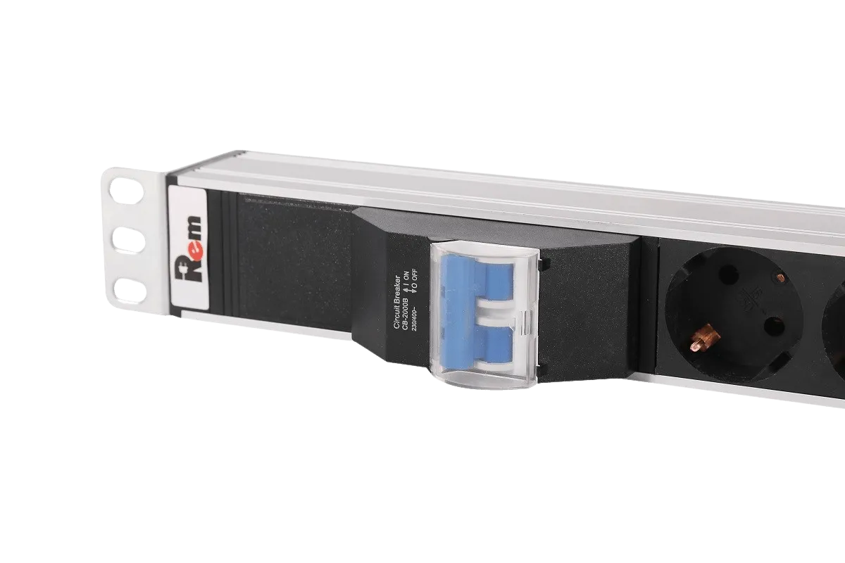 Вертикальный блок розеток Rem-16 с авт. 16А, 10 Schuko, 10 IEC 60320 C19, 16A, алюм.,33-48U,шнур 3 м Вертикальный блок розеток Rem-16 с авт. 16А, 10 Schuko, 10 IEC 60320 C19, 16A, алюм.,33-48U,шнур 3 м
