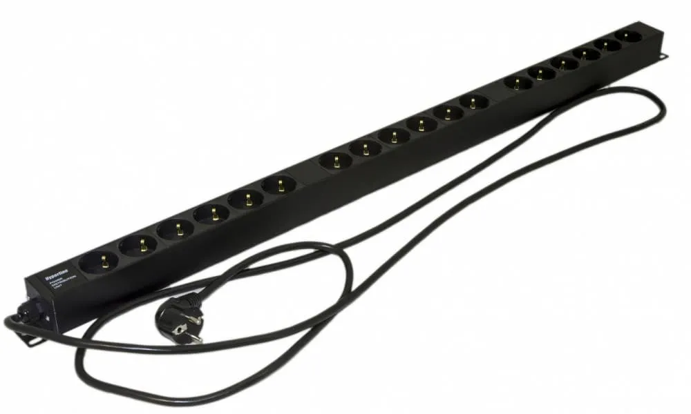 Hyperline SHE-18SH-2.5EU
